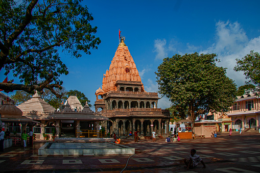 17 Feb 2005 Exterior view of Mahakaleshwar Temple, Ujjain, Madhya Pradesh, India, Asia